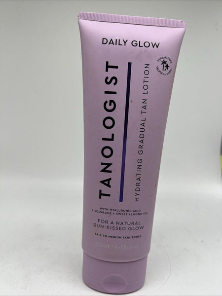 Tanologist Hydrating Daily Glow Sun- Fair/Medium Gradual Tan Lotion COMBINESHIP