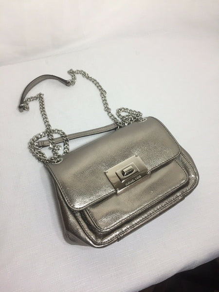 Micheal Kors  Metallic Silver Crossbody Chain Adjustable Strap Purse Zipper