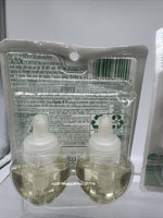 (2) Air Wick Warmer & Refills Apple Cinnamon Medley Oil Scent 1 Plug 2 Refills￼