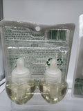 (2) Air Wick Warmer & Refills Apple Cinnamon Medley Oil Scent 1 Plug 2 Refills￼